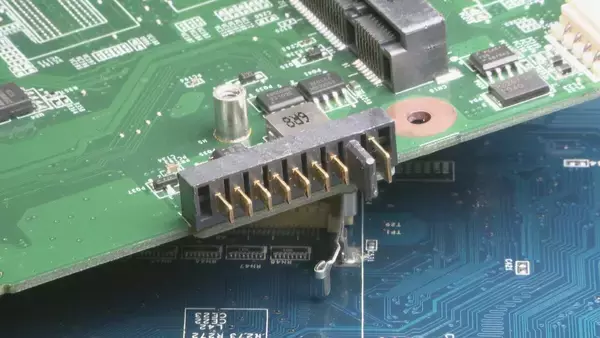 「“ごみ”から大量の金が!? パソコン基板1トンから天然金鉱山の数十倍の金 “都市鉱山”が資源不足の日本を救う?」の画像