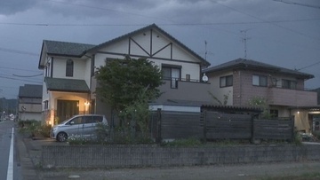隣人宅に大量のゴミ 20年以上嫌がらせか… 逮捕の55歳女は2年前にも生卵を投げつけた疑いで逮捕 被害女性｢少しも気が休まらない｣