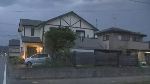 隣人宅に大量のゴミ 20年以上嫌がらせか… 逮捕の55歳女は2年前にも生卵を投げつけた疑いで逮捕 被害女性｢少しも気が休まらない｣