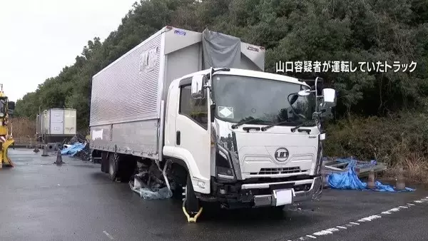 「酒気帯び運転のトラックによる衝突事故 運転手の65歳男を現行犯逮捕 トンネル内で壁にぶつかったはずみで乗用車に衝突…自身のトラック横転 新東名高速」の画像