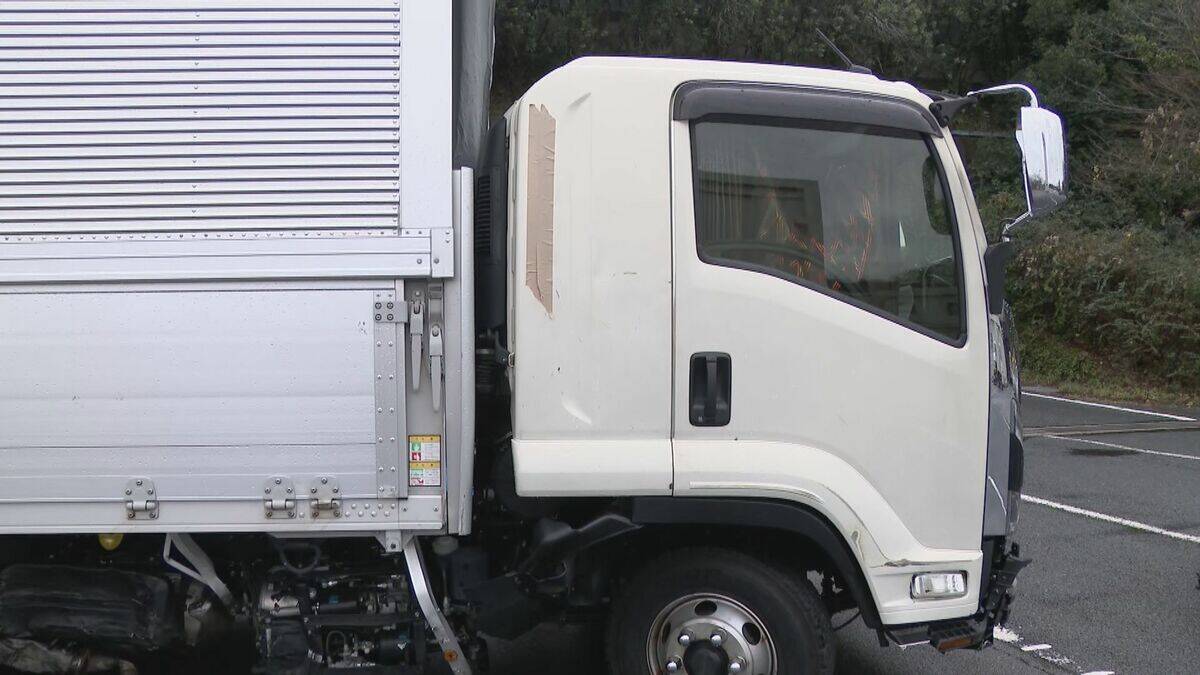 酒気帯び運転のトラックによる衝突事故 運転手の65歳男を現行犯逮捕 トンネル内で壁にぶつかったはずみで乗用車に衝突…自身のトラック横転 新東名高速