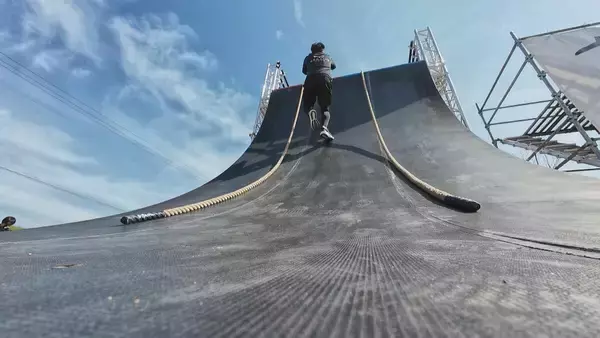 「世界で2000万人が熱狂 あの“SASUKE”がアジア大会の近代五種に!? 障害物を乗り越えて疾走！｢オブスタクル｣」の画像