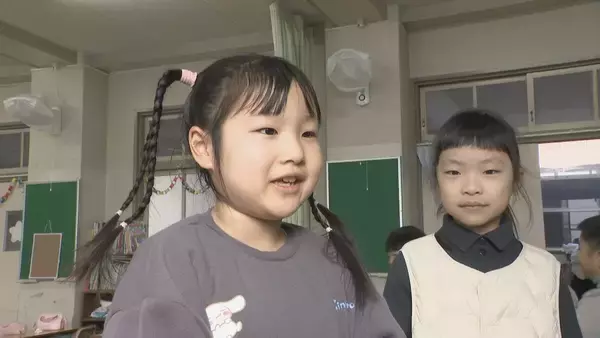 「愛知県内の多くの小中学校で始業式 “すごろく遊び”で年末年始の思い出やことしの目標など話し合う ｢字をきれいに書けるよう頑張りたい｣」の画像