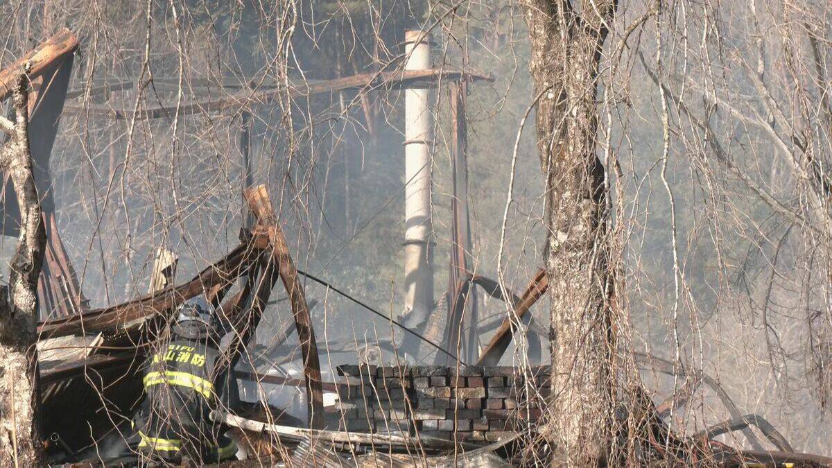 “大工の作業場”で火災 隣の住宅や田んぼにも燃え移る 消防隊が高齢男性を見つける けがなし 岐阜・高山市朝日町