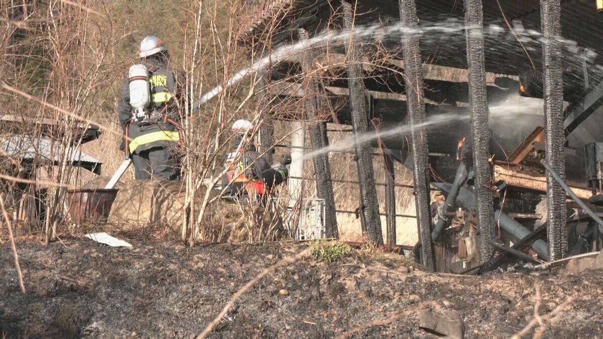 “大工の作業場”で火災 隣の住宅や田んぼにも燃え移る 消防隊が高齢男性を見つける けがなし 岐阜・高山市朝日町