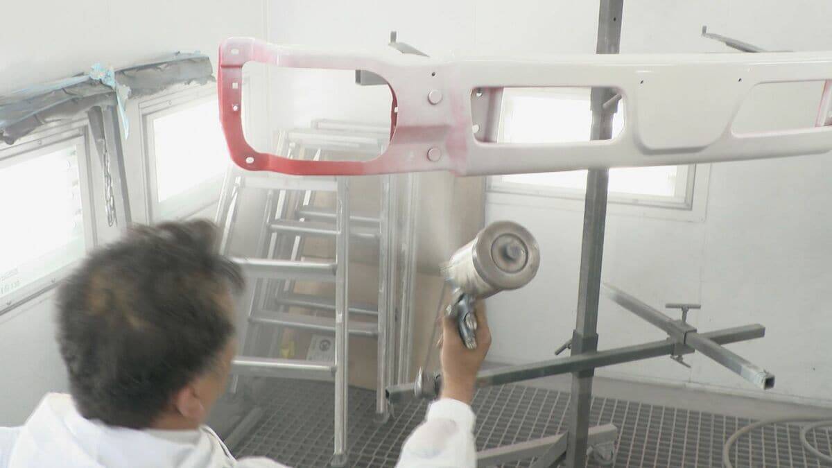 ｢仕事できるの？って…｣ 車の塗装作業に打撃 シンナー価格1.7倍 在庫もあと2週間 イラン情勢で石油由来の資材が不足