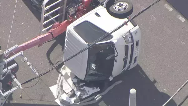 「荷おろし作業中にクレーン車が横転…車の外でクレーン車を操作していた48歳の男性が下敷きになり死亡 岐阜・各務原市」の画像