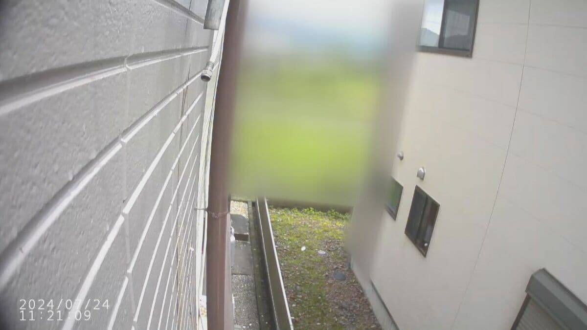近所の住宅敷地内にゴミを複数回捨てたか 花も切断… 無職の55歳女を逮捕 隣家に“生卵”投げつけた疑いでもおととし逮捕される 岐阜