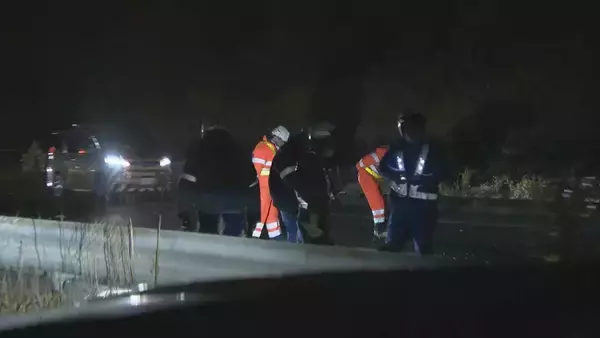 愛知・瀬戸市の東海環状道で乗用車が横転、運転手の30代位の女性が重体　同乗の男女3人も病院に搬送される　