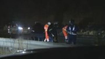 愛知・瀬戸市の東海環状道で乗用車が横転、運転手の30代位の女性が重体　同乗の男女3人も病院に搬送される　