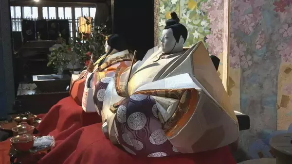 「桃の節句を前に｢おひな様展｣ 江戸時代から明治時代に作られた貴重な人形が古民家を彩る 岐阜･下呂市の“銀花荘”」の画像