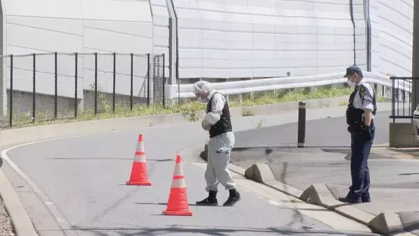 高速道路高架下の路上で倒れていた男性が死亡 現場の上は「名古屋南JCT」で１台の白い車が放置された状態に 名古屋・緑区