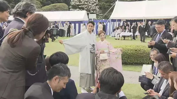 園遊会に出席した“りくりゅう” ここでも仲良く…木原選手が三浦選手の帯をなおす場面が 両陛下から激励のお言葉も