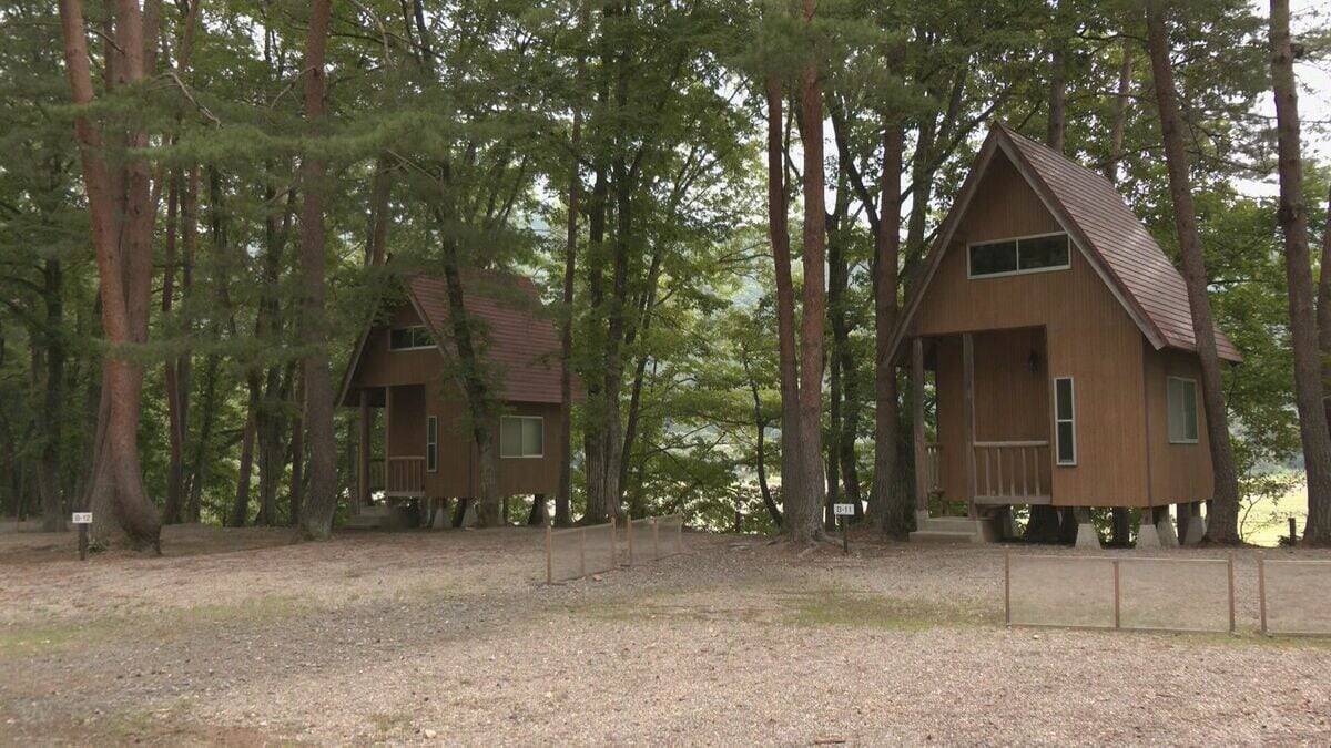 記録的渇水で“沈んだ集落”が出現… 岐阜･白川村の御母衣ダム 近くのキャンプ場にも水位低下の影響が