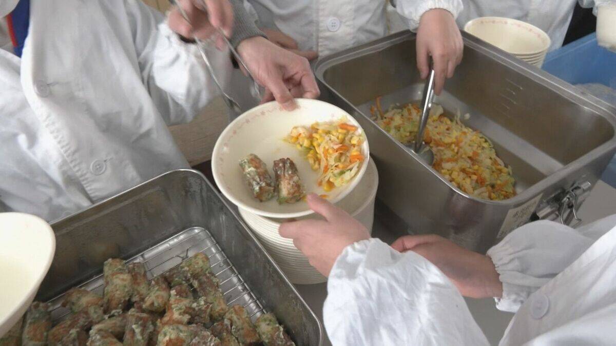 カラカラ天気いつまで…小学校で節水対策 給食は“盛り合わせ”で食器を減らす 水の使用量“2割減”でも｢通常の給食出せない心配も｣ 愛知･田原市