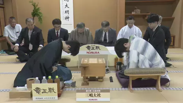 藤井聡太六冠(24) 6連覇なるか ｢竜王戦｣第2局始まる 服部慎一郎七段(27)が挑む 棋聖戦のリベンジ…  23日午後決着見込み 静岡･三島市