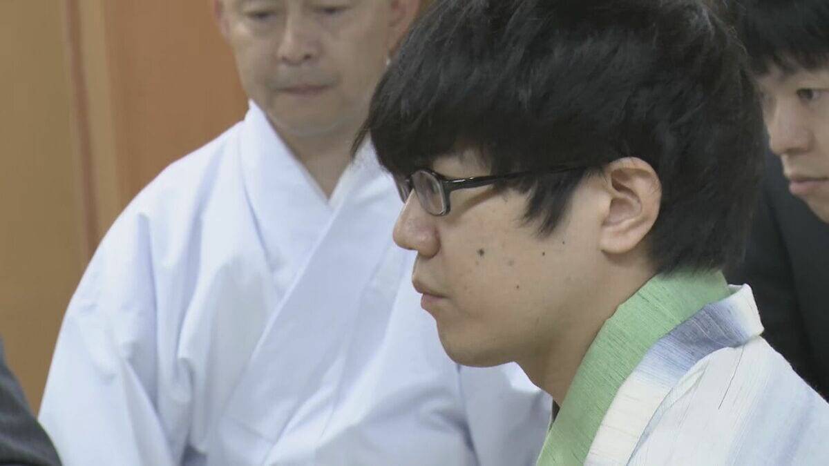 藤井聡太六冠(24) 6連覇なるか ｢竜王戦｣第2局始まる 服部慎一郎七段(27)が挑む 棋聖戦のリベンジ…  23日午後決着見込み 静岡･三島市