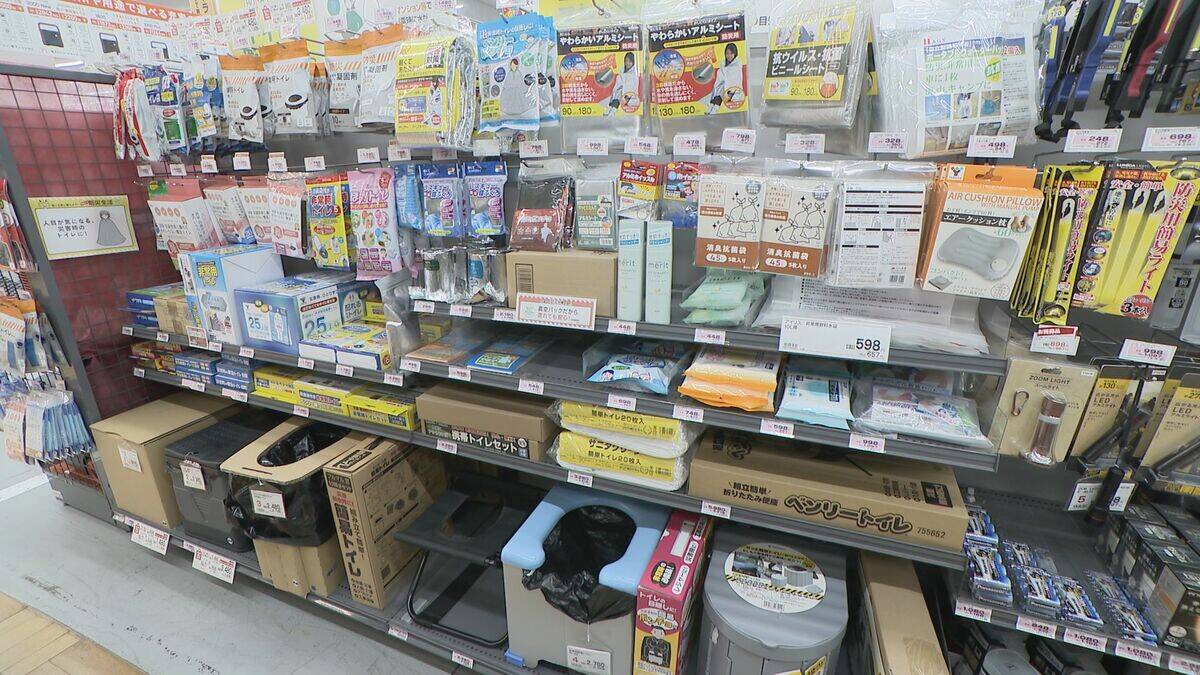 防災グッズも暑さ対策“ひんやりアイテム”が人気…たたいて冷却するものや熊本地震後に売り上げが3倍になった冷感ボディシートなど