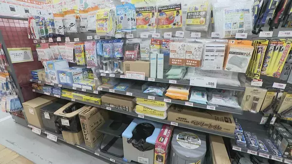 「防災グッズも暑さ対策“ひんやりアイテム”が人気…たたいて冷却するものや熊本地震後に売り上げが3倍になった冷感ボディシートなど」の画像