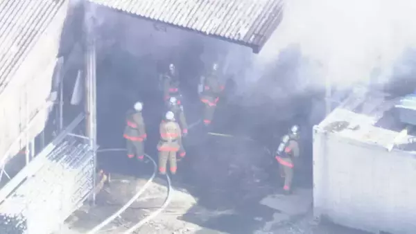 「解体業者の倉庫で火事 原因は“もみ殻”か… 従業員のベトナム人実習生(39)を緊急搬送 岐阜･羽島市」の画像