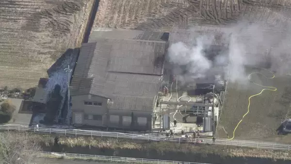 「解体業者の倉庫で火事 原因は“もみ殻”か… 従業員のベトナム人実習生(39)を緊急搬送 岐阜･羽島市」の画像