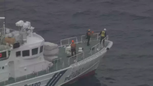 「【速報】貨物船と遊漁船が衝突 13人が海に投げ出される 少なくとも1人心肺停止 8人ケガ 遊漁船は2つに割れて“沈没” 三重･鳥羽市」の画像