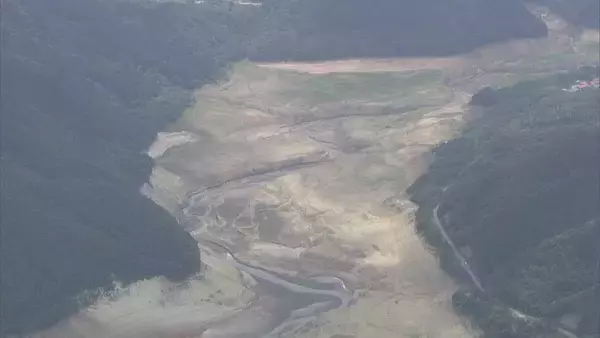 「ダム底がむき出しに…集落の跡も 岐阜･白川村の御母衣ダム 愛知･豊川用水では再び水道･農業･工業用水で5%の節水 解除から4か月も待たずに」の画像