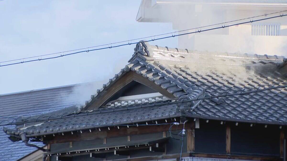 愛知・春日井市で住宅火災 住人とみられる女性1人が死亡 消防車10台が出動し約1時間半後に鎮圧