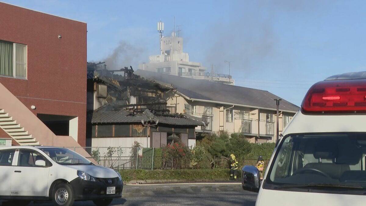 愛知・春日井市で住宅火災 住人とみられる女性1人が死亡 消防車10台が出動し約1時間半後に鎮圧