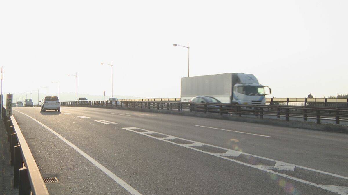 逆走車がバイクなどに衝突… バイクの26歳男性が死亡 逆走車を運転していたトルコ国籍の男は酒を飲んだ状態 愛知･豊田市