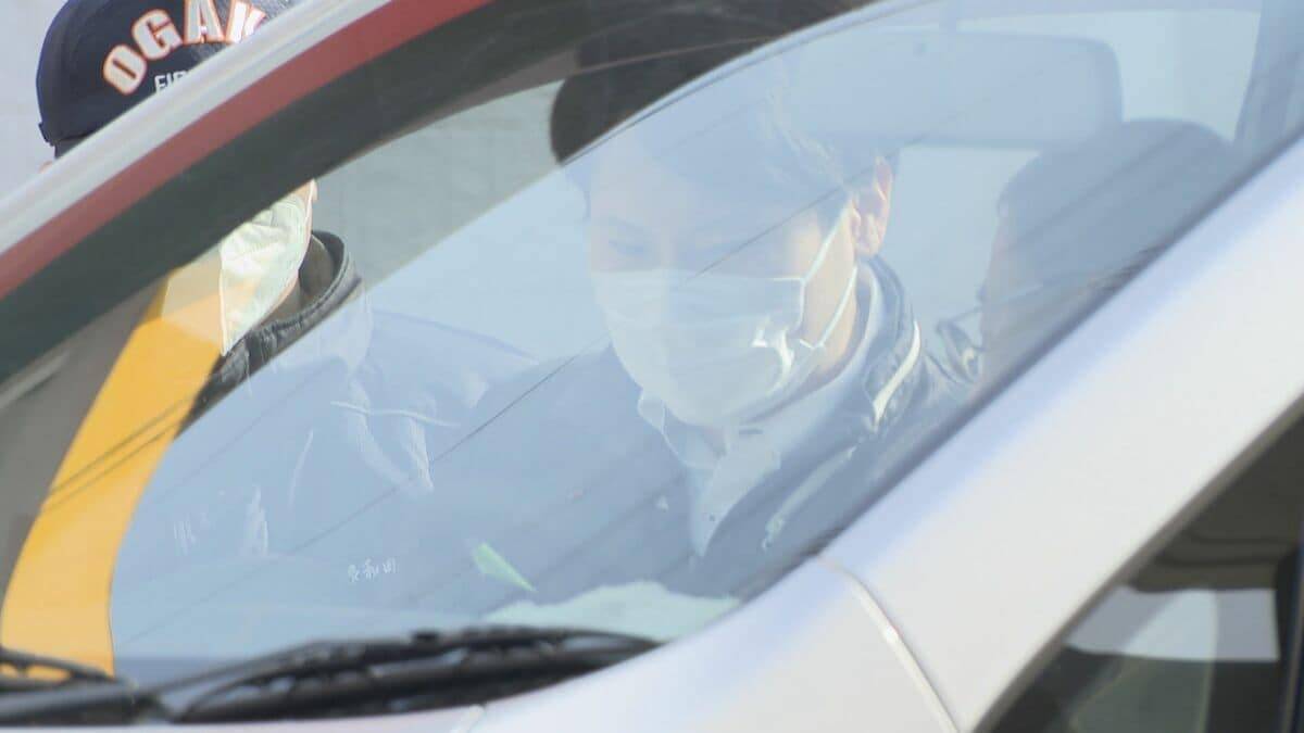 灯油にガソリン混入か 販売したガソリンスタンドに長蛇の列… 警察と消防が立ち入り調査 購入した客のポリタンクの中身を確認 岐阜･大垣市