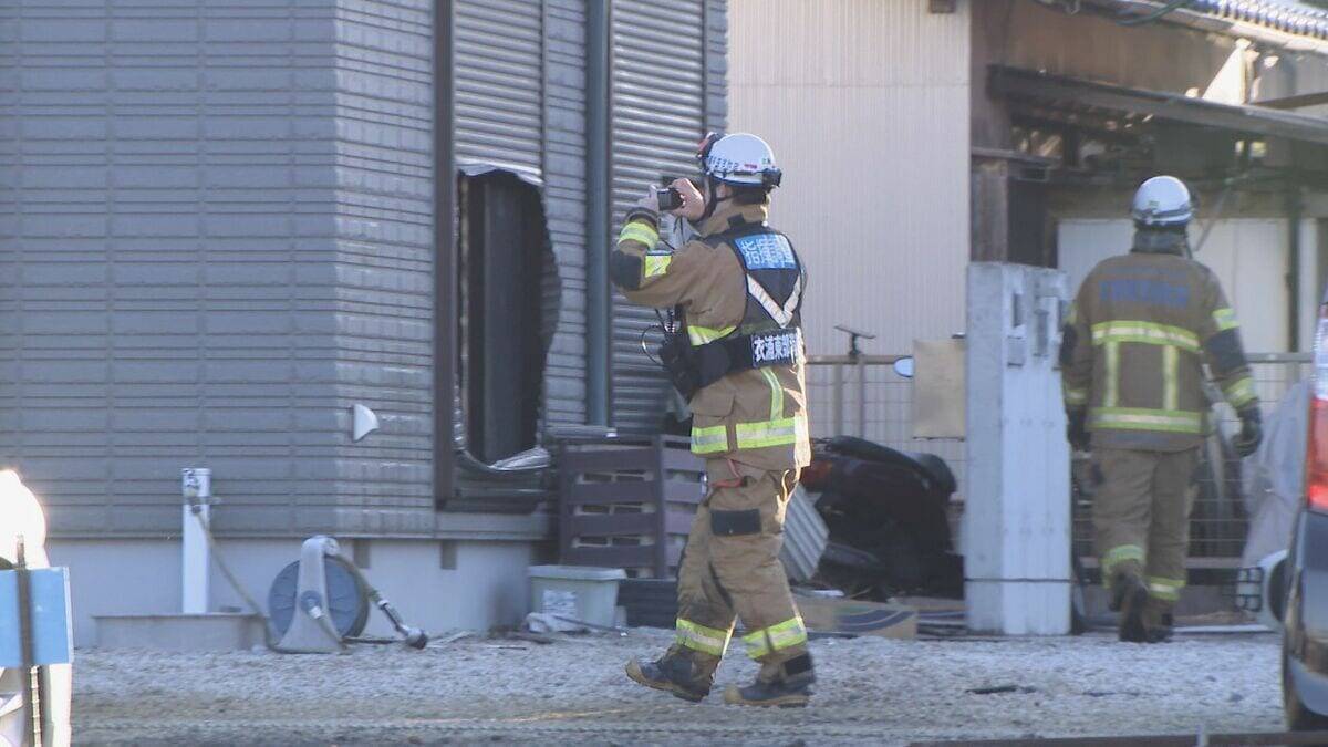｢隣の家が爆発…｣ 住人の女性が死亡 同居する息子も全身にやけど 愛知･刈谷市で早朝に住宅火災 火元の住宅には5人が暮らす