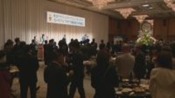 4月30日～5月3日の4日間で熱戦　第66回中日クラウンズを前にオープニングセレモニー　去年の王者・浅地洋佑プロから王冠トロフィーが返還