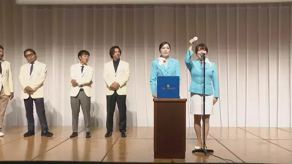 「4月30日～5月3日の4日間で熱戦　第66回中日クラウンズを前にオープニングセレモニー　去年の王者・浅地洋佑プロから王冠トロフィーが返還」の画像