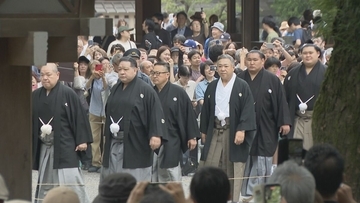 約5千人が見守る中　2横綱が雲竜型土俵入りを披露　大相撲名古屋場所を前に奉納土俵入り（名古屋・熱田神宮）