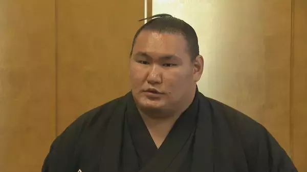 「約5千人が見守る中　2横綱が雲竜型土俵入りを披露　大相撲名古屋場所を前に奉納土俵入り（名古屋・熱田神宮）」の画像