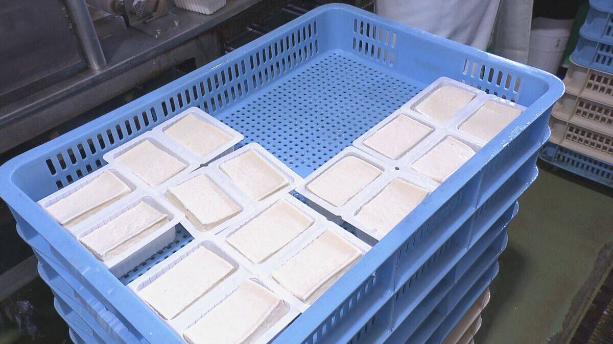 豆腐のパックが値上がり･入手も困難に… 苦渋の決断で｢20円値上げ｣へ ナフサ不足で“前代未聞”の事態に