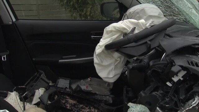 大型トレーラーと正面衝突 乗用車を運転していた33歳男性が全身を強く打って死亡 乗用車が車線はみ出したか