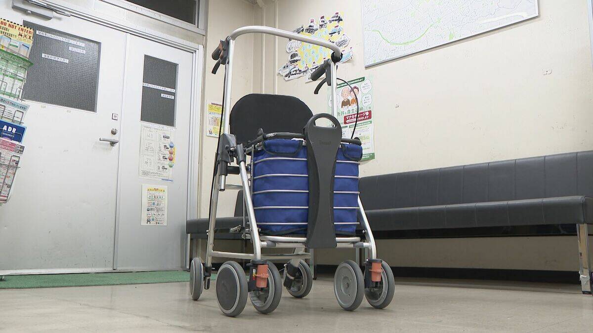 80代くらいの女性が乗用車にはねられ重体　愛知・尾張旭市