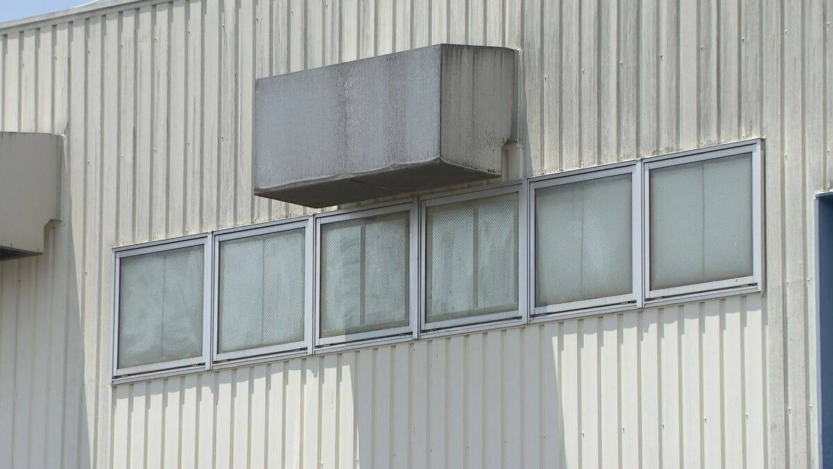 「脅すために包丁を持っていたらケガをさせた」 会社で同僚の女性（26）を包丁で数か所切り付けケガさせた殺人未遂の疑い ベトナム国籍の男（29）送検 愛知県警江南署