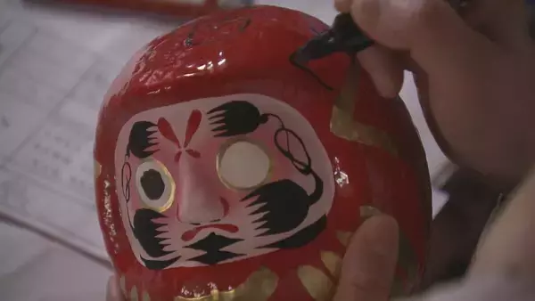 「三重･熊野市で｢福だるま市｣ 商売繁盛･家内安全…だるまに願い込めて開運祈願」の画像