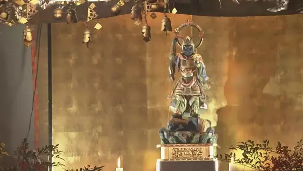 「三重･熊野市で｢福だるま市｣ 商売繁盛･家内安全…だるまに願い込めて開運祈願」の画像