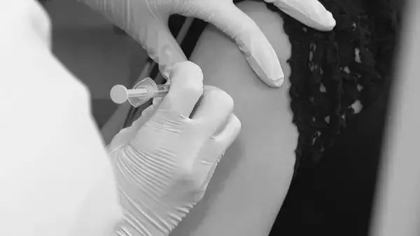 「2回目の新型コロナワクチン接種後に急死… 検視をしても原因不明 血液との関係を調べる医師が注意呼び掛ける“ある副反応”【“ワクチン後遺症”を考える シリーズ1】」の画像