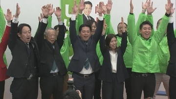 【岐阜市長選挙】3期目の当選果たした現職･柴橋正直氏に当選証書 6万票あまりの大差 投票率は前回を6.63ポイント上回る