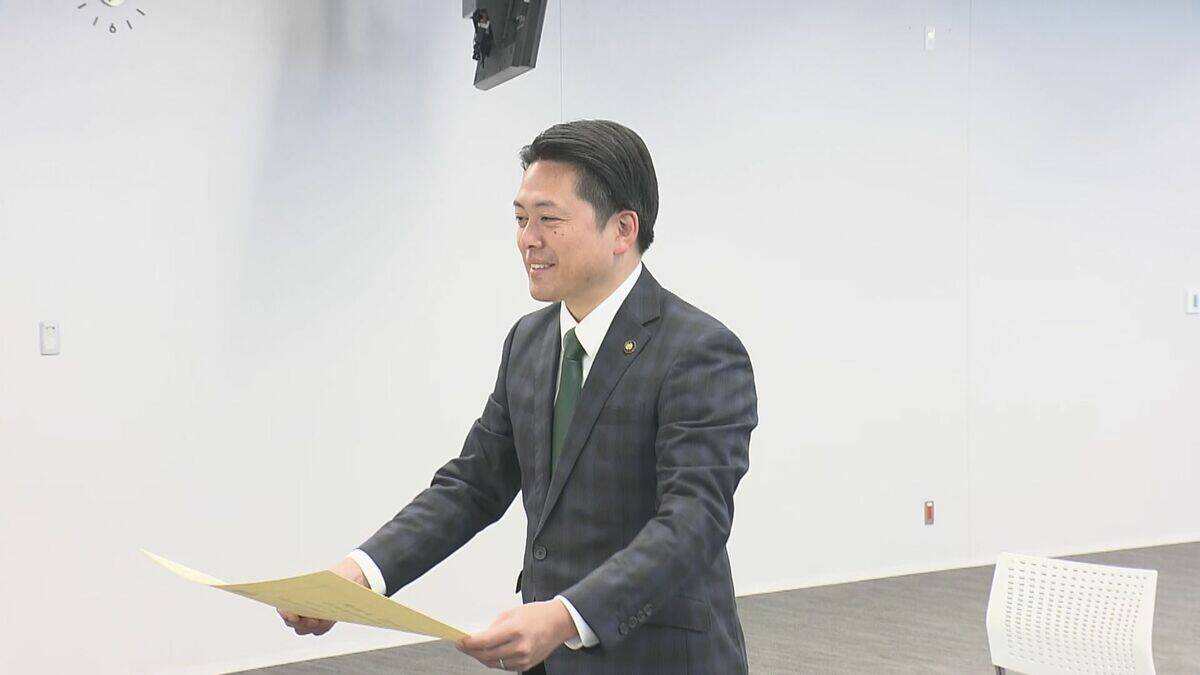 【岐阜市長選挙】3期目の当選果たした現職･柴橋正直氏に当選証書 6万票あまりの大差 投票率は前回を6.63ポイント上回る