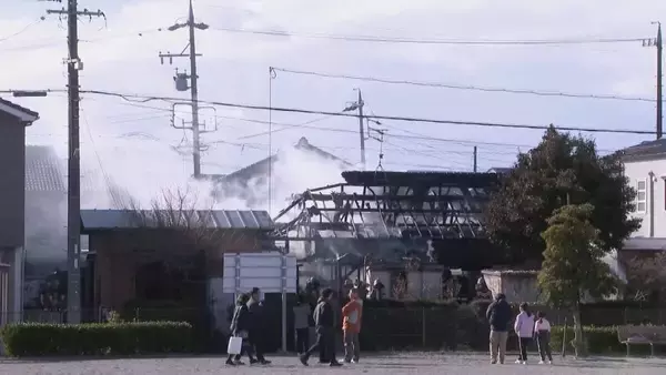 「愛知・春日井市で元日に火事　倉庫と住宅が全焼　住人の80代男性は逃げてけがなし」の画像