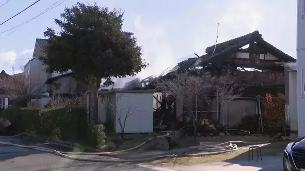 「愛知・春日井市で元日に火事　倉庫と住宅が全焼　住人の80代男性は逃げてけがなし」の画像