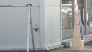 コンビニ駐車場で事故 住職の93歳男性が運転を誤り店の壁に衝突 “履き物”が脱げそうになりアクセルを強く踏み込んだか 岐阜・海津市