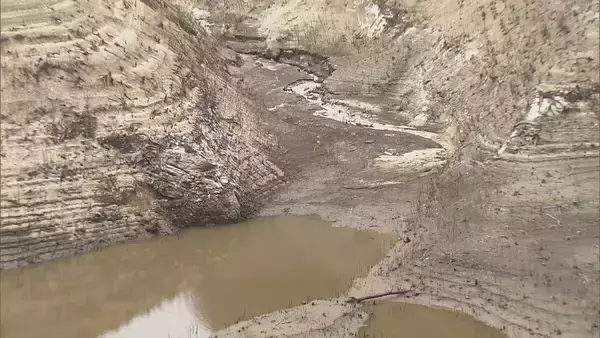 「宇連ダム貯水率0.7%に… 0%に備えて“わずかに残った水”を引き上げる準備も 愛知･豊川用水」の画像