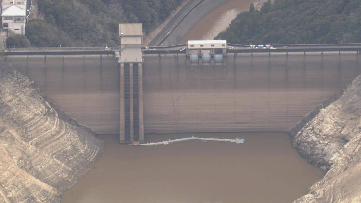 宇連ダム貯水率0.7%に… 0%に備えて“わずかに残った水”を引き上げる準備も 愛知･豊川用水